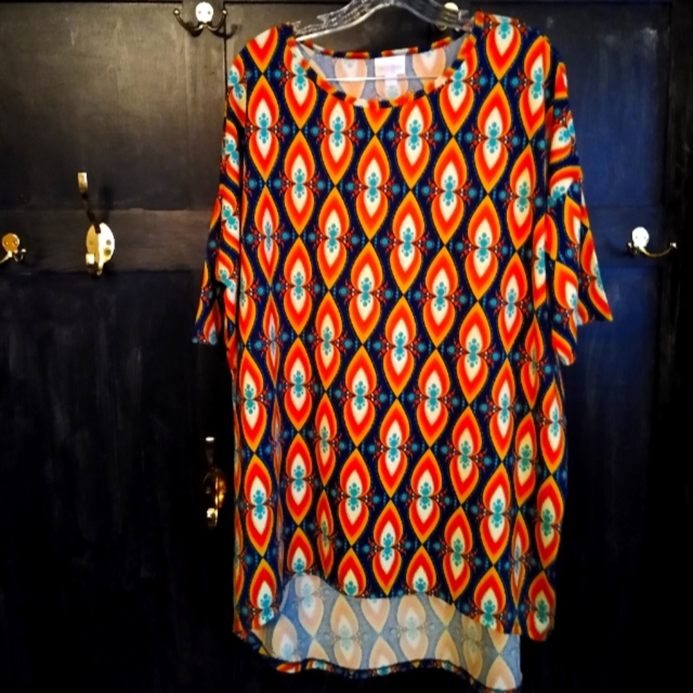 LuLaRoe XL Woman's long top